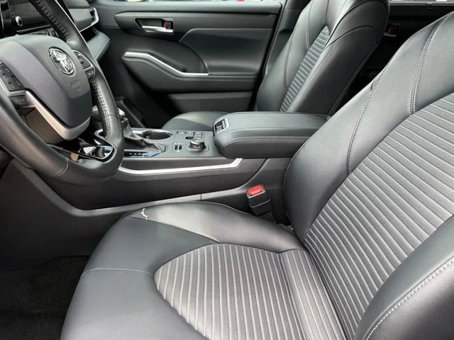 Used 2025 Silver Toyota XSE image 12