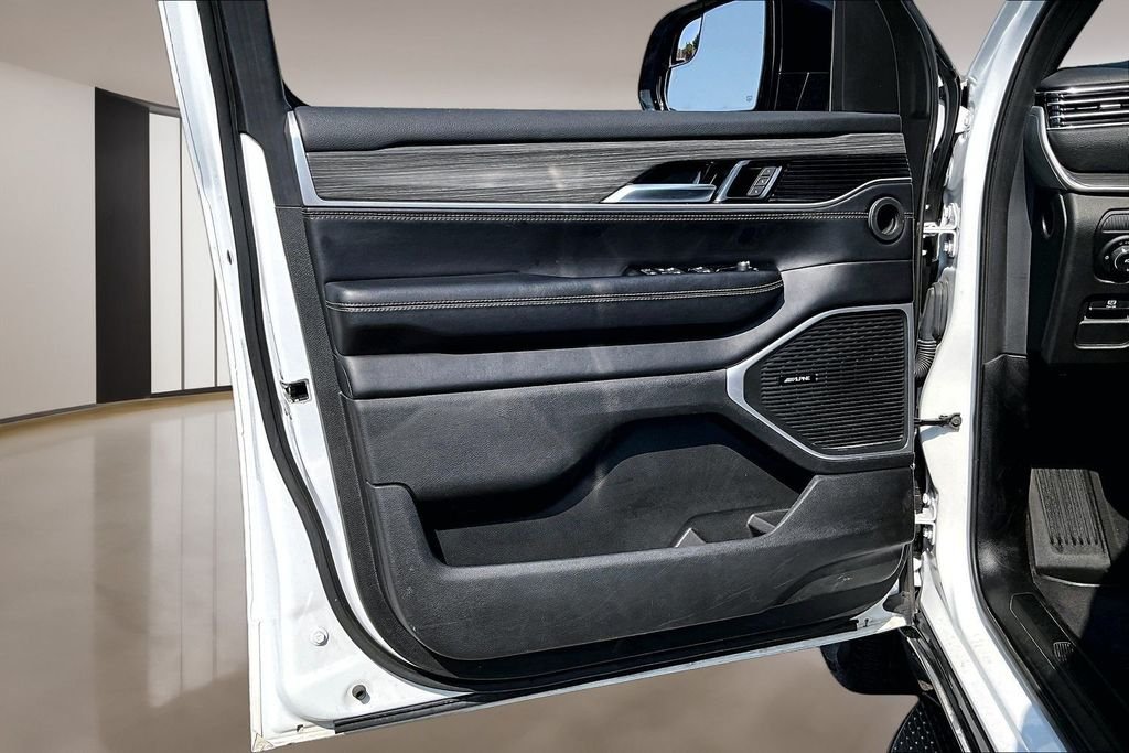 Used 2023 White Jeep Series II image 18