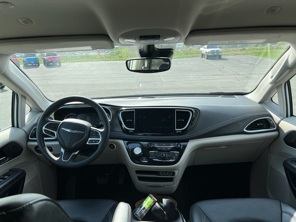 2024 Chrysler Pacifica PHEV Select - Photo 21