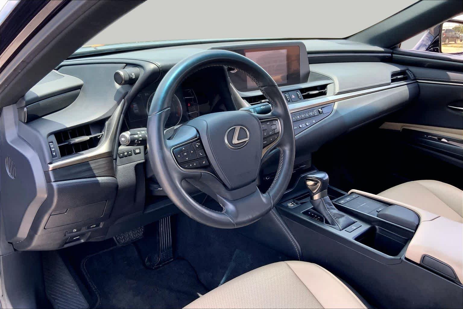Used 2019 Nightfall Mica Lexus  image 17