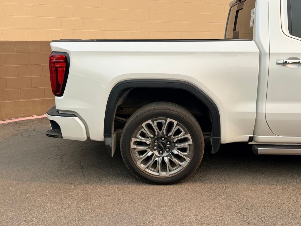 Used 2024 White GMC Denali Ultimate image 4