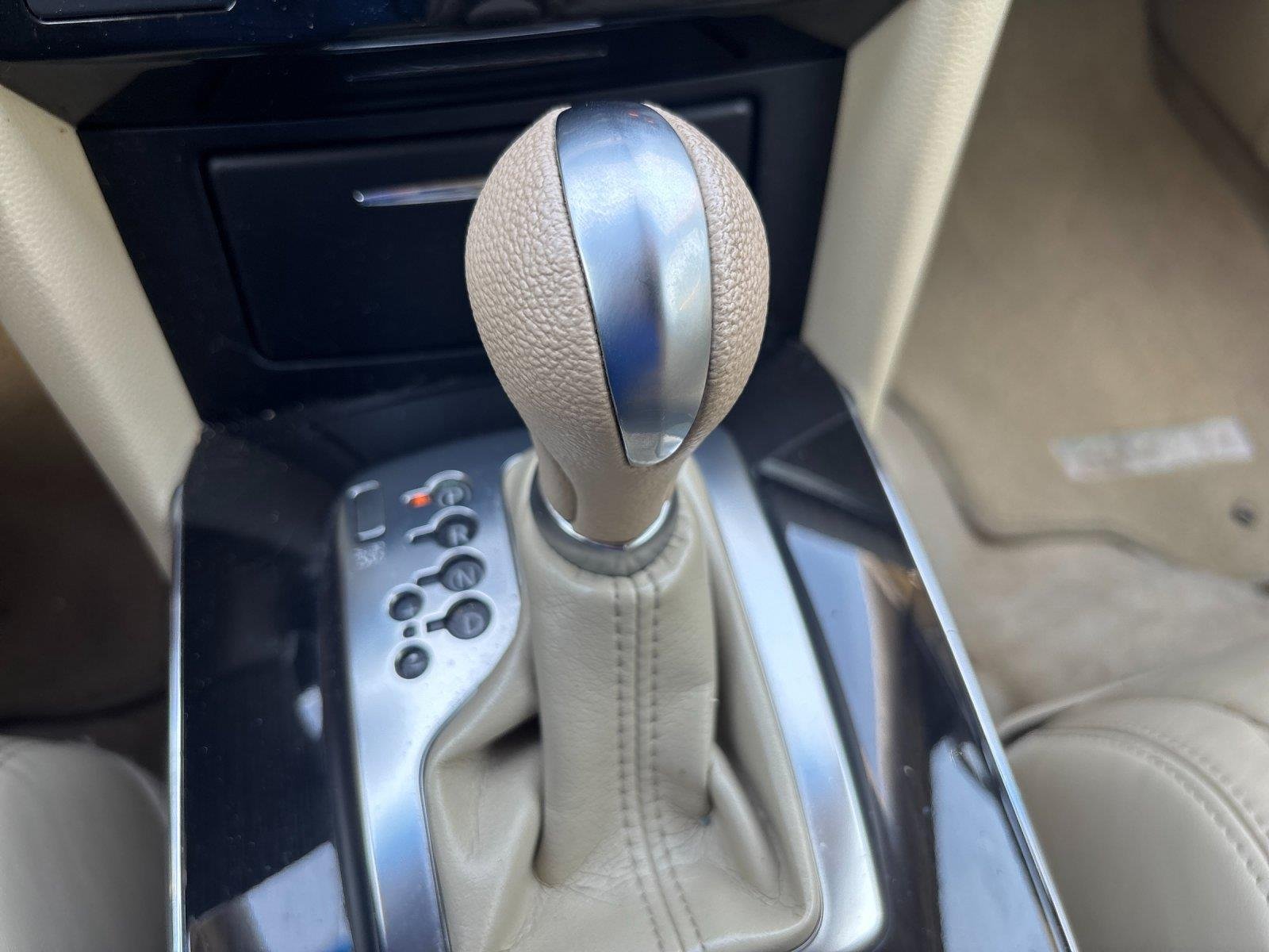 Used 2013 Moonlight White INFINITI Base image 28
