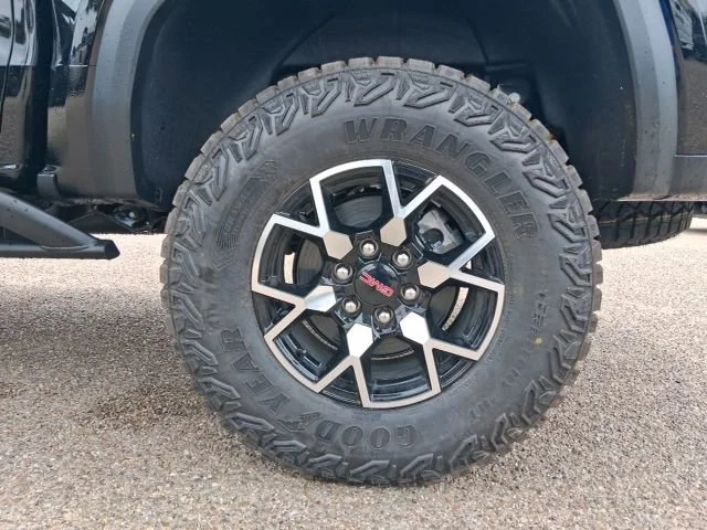 2026 GMC Canyon AT4X - Photo 17