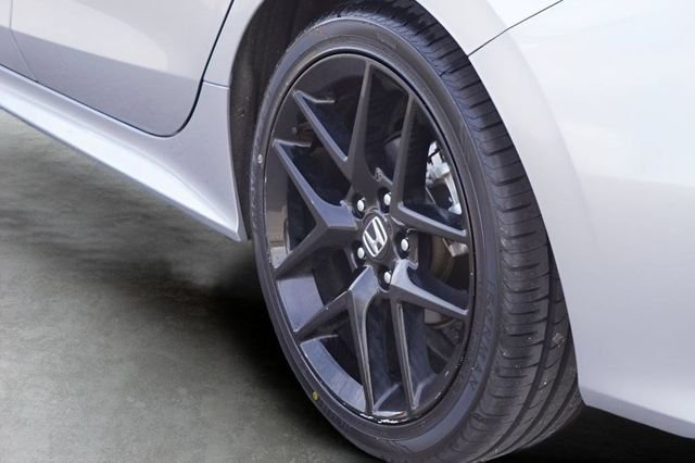 Certified Used 2025 Solar Silver Metallic Honda Sport image 11