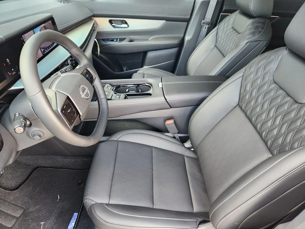 New 2026 Champagne Silver Metallic Nissan Platinum image 11