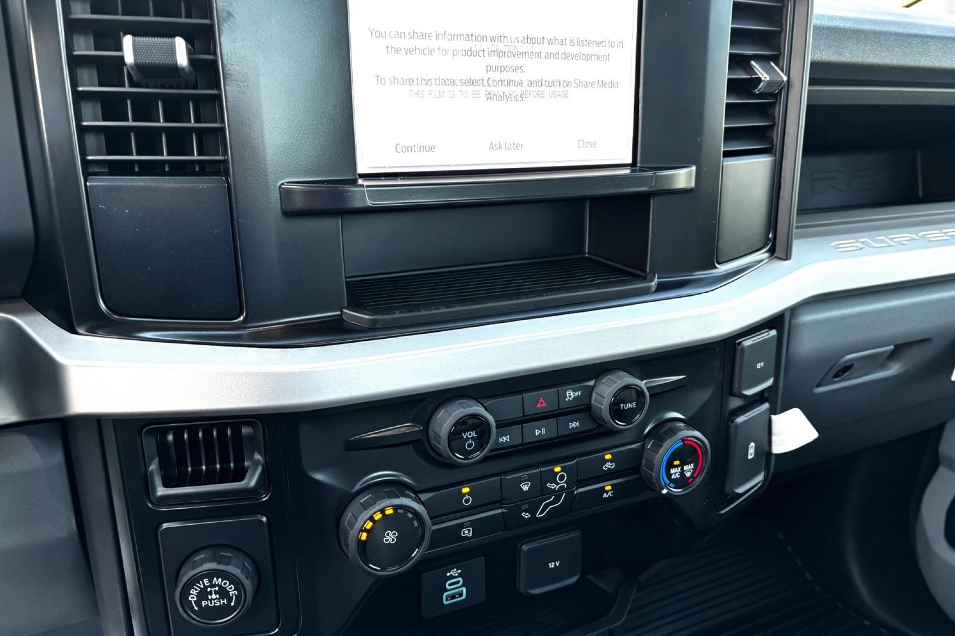 New 2025 Oxford White Ford XL image 21