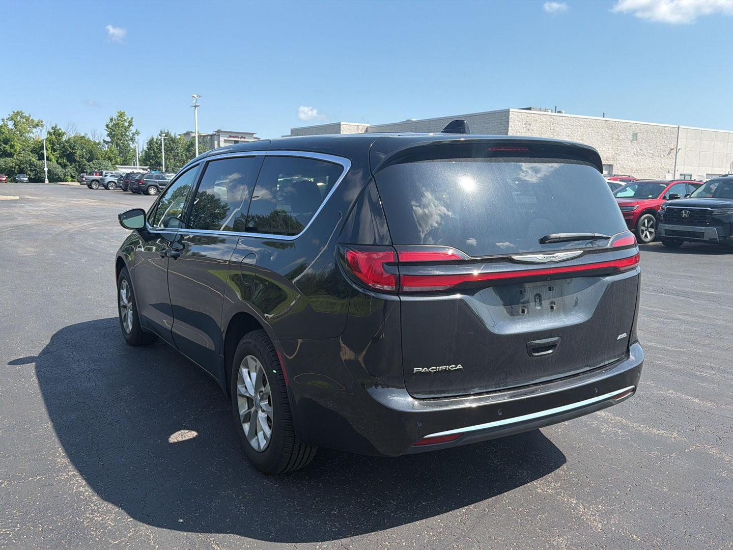 Used 2023 Brilliant Black Crystal Pearlcoat Chrysler Touring L image 7