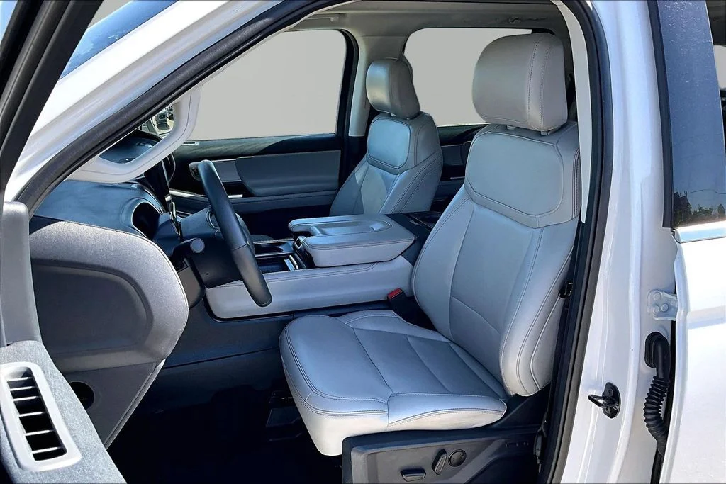 Certified Used 2025 Oxford White Ford Active image 25