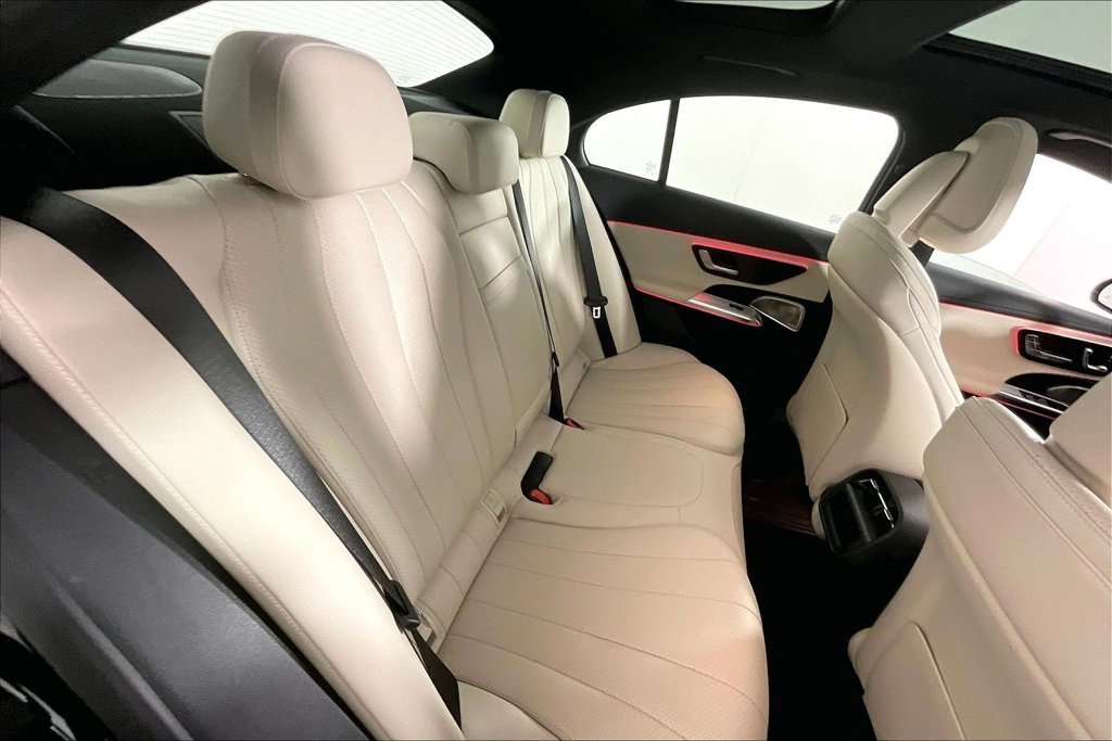 2026 Mercedes-Benz E-Class E450 - Photo 19