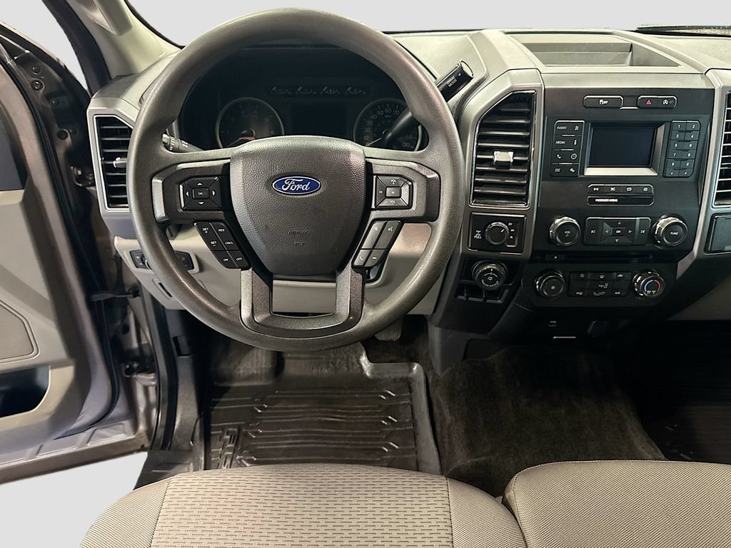Used 2018  Ford XL image 21