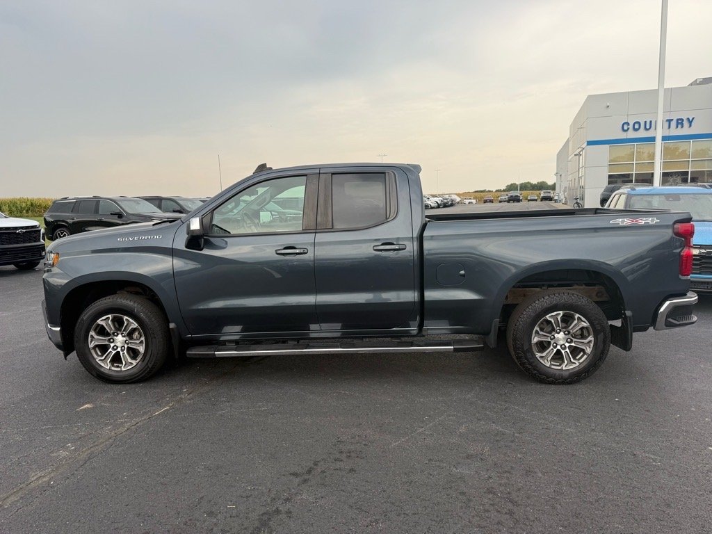 Used 2019 Chevrolet Silverado 1500 LT with VIN 1GCRYDED6KZ380706 for sale in Herscher, IL