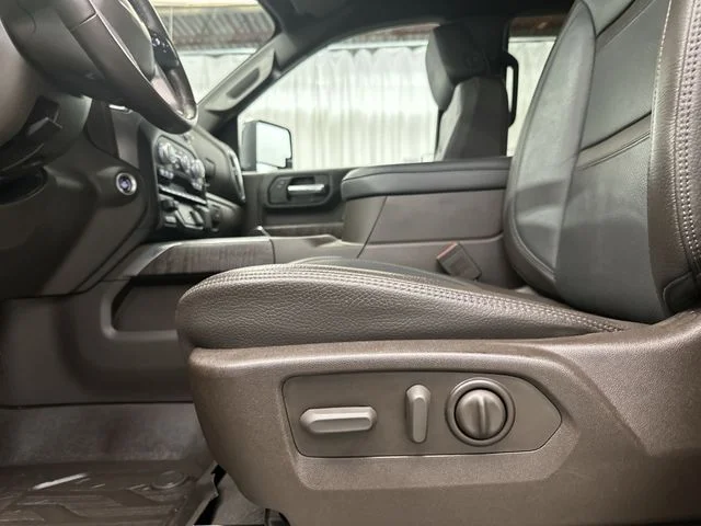Used 2023 Black GMC Denali image 17
