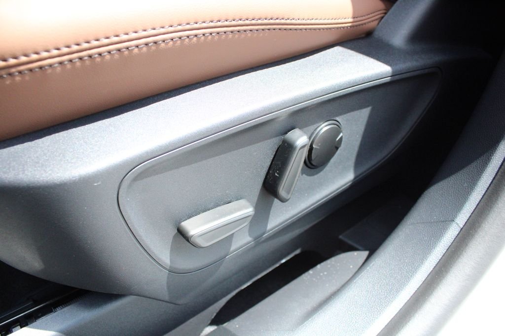 New 2026 Space White Metallic Ford Outer Banks image 3