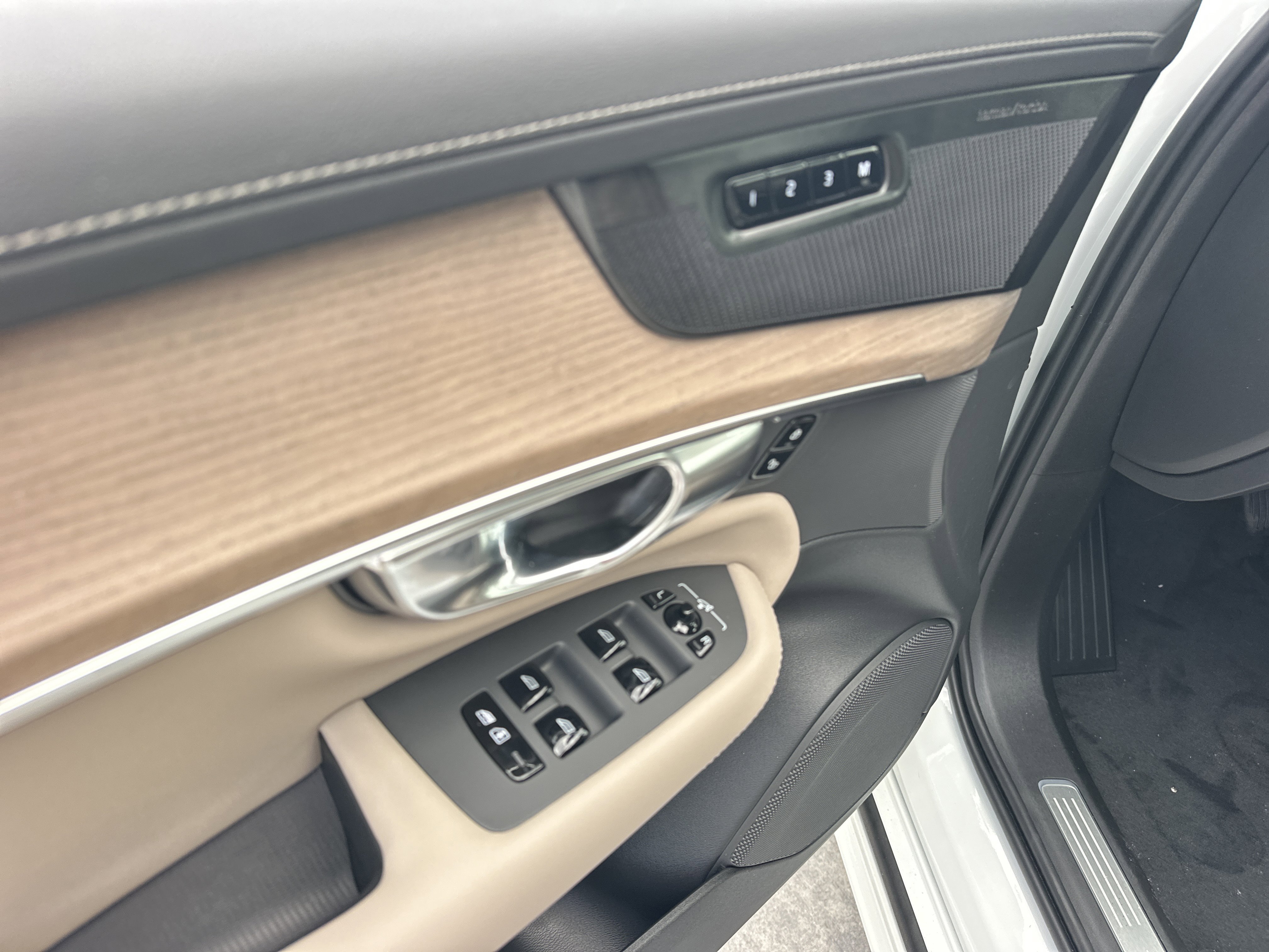 New 2026 Crystal White Volvo Ultra image 17