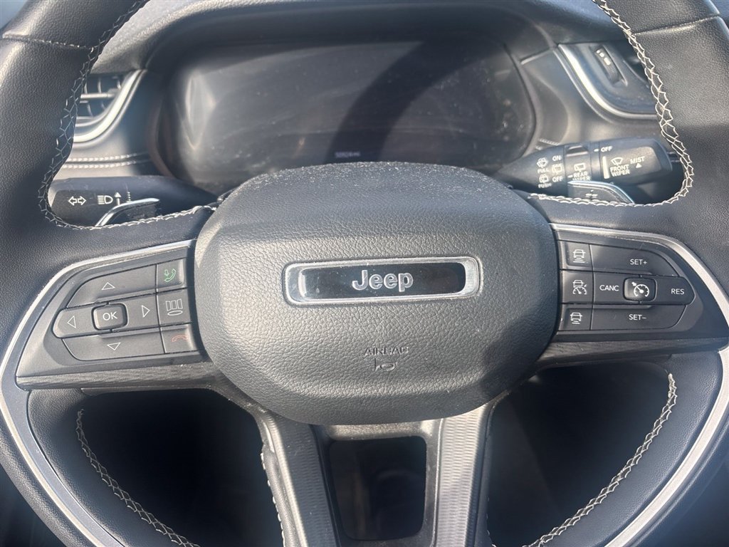 Used 2023 Gray Jeep Laredo image 31