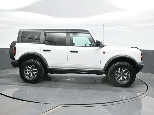 Used 2021 White Ford Badlands image 8