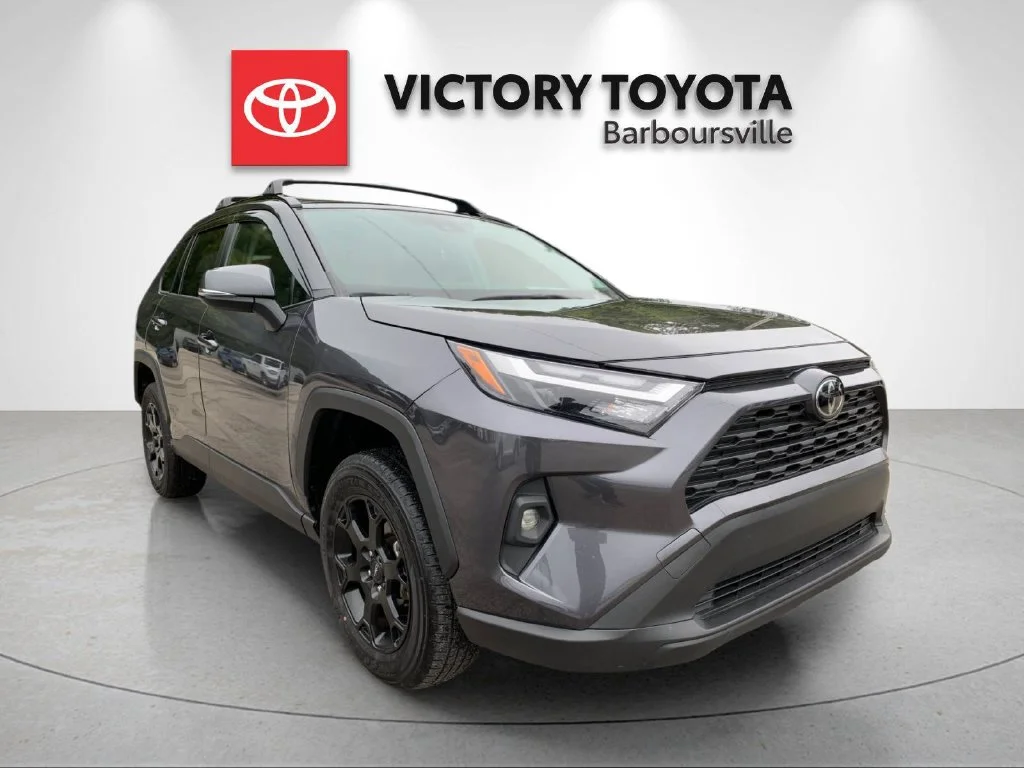 Used 2025 Gray Toyota XLE image 5