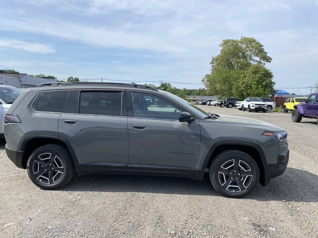 New 2026 Sting-Gray Clear-Coat Exterior Paint Jeep Limited image 2