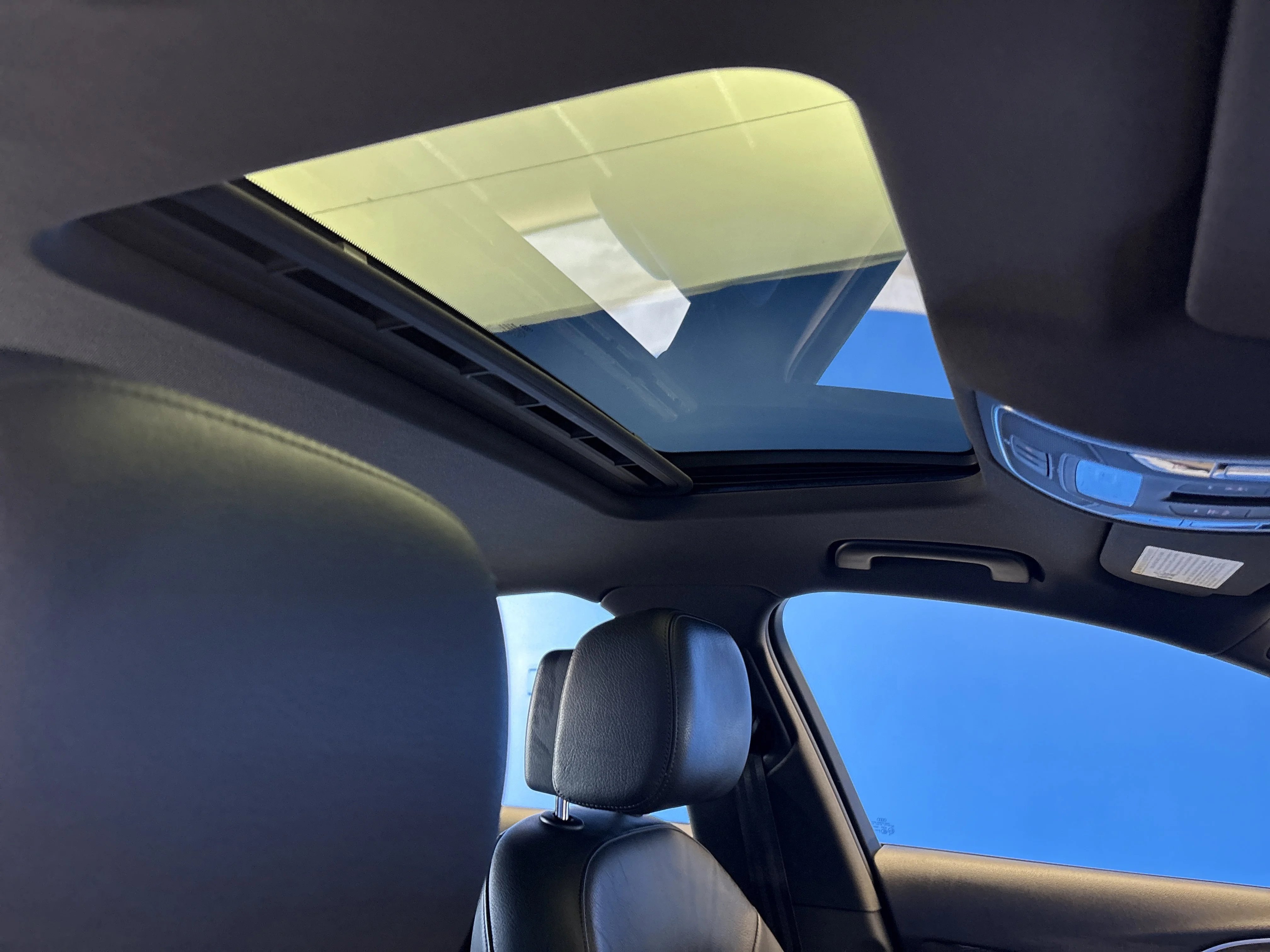 Used 2018 Moonlight Blue Metallic Audi Premium image 25