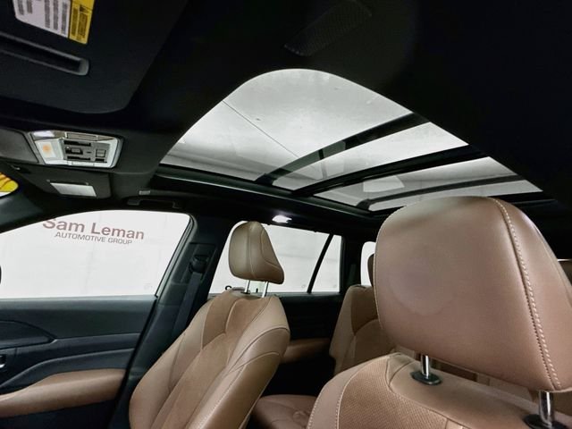Used 2024 Blue Toyota MAX Platinum image 22