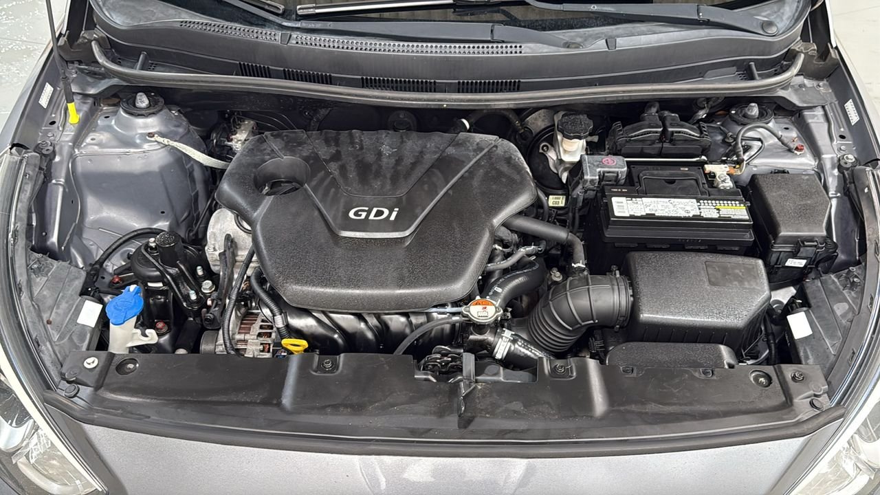 Used 2017 Gray Hyundai SE image 25