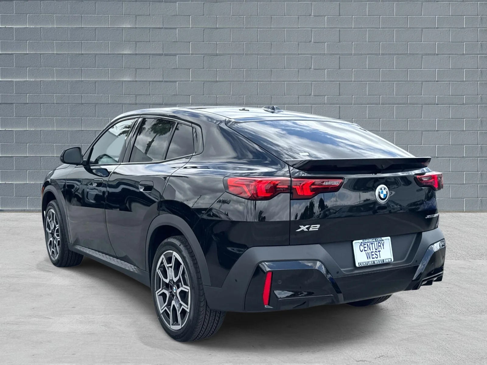 New 2026 Jet Black BMW xDrive28i image 3