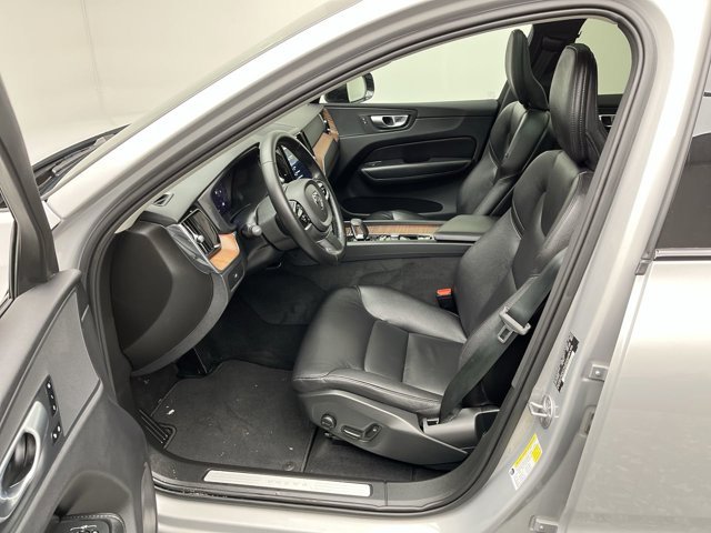 Used 2024 Silver Dawn Metallic Volvo Plus Dark Theme image 3