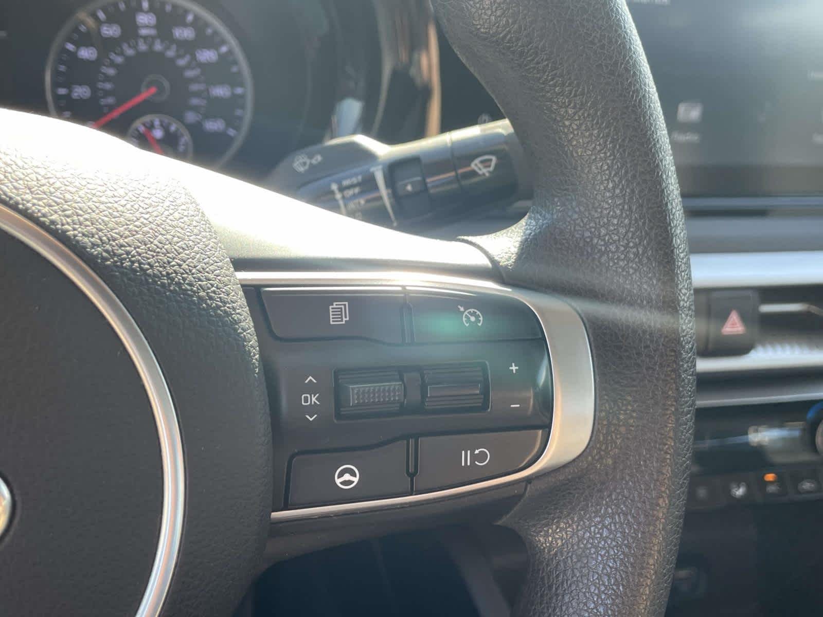 Used 2021 Glacial White Pearl Kia LXS image 33