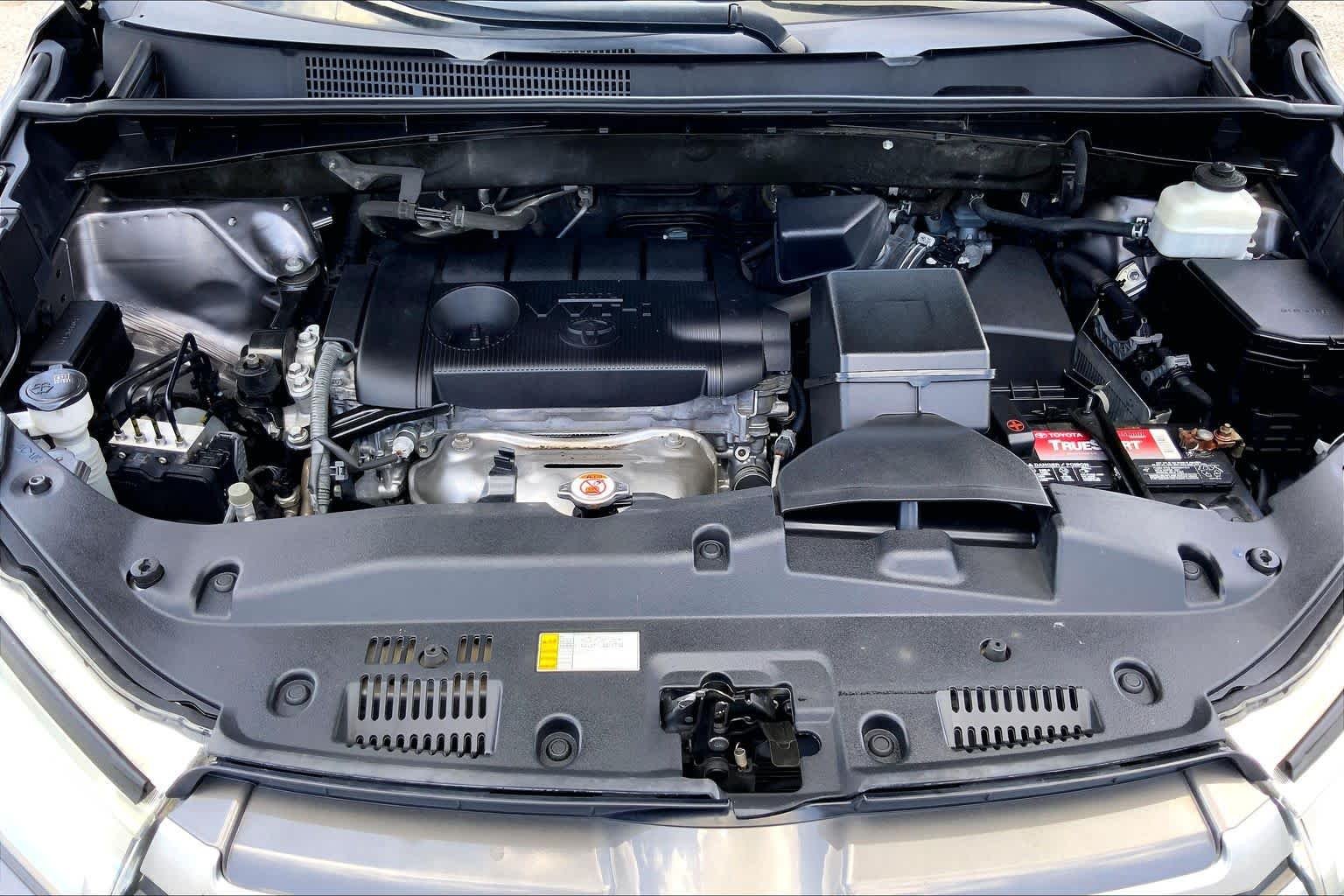 Used 2019 Predawn Gray Mica Toyota LE image 31
