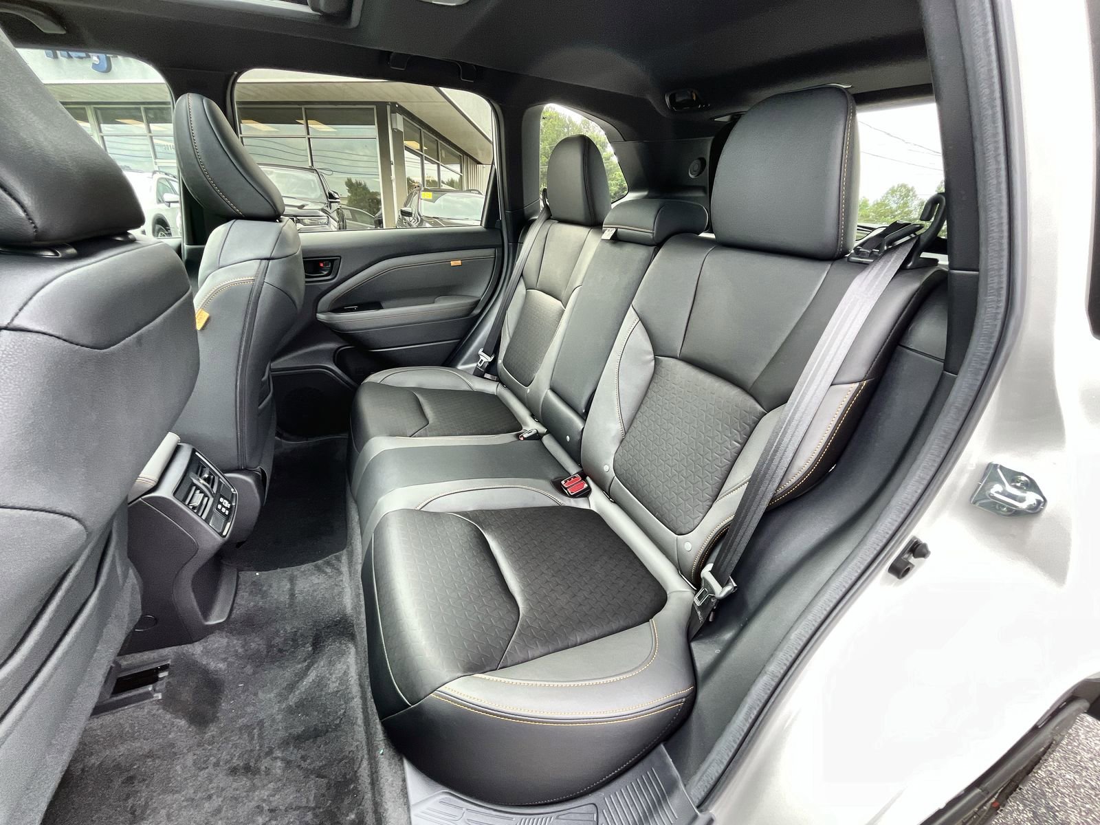 New 2026 CRYSTAL WHITE PEARL Subaru Wilderness image 27