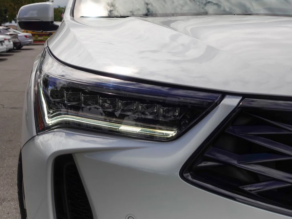 Used 2025 Platinum White Acura Technology Package image 3
