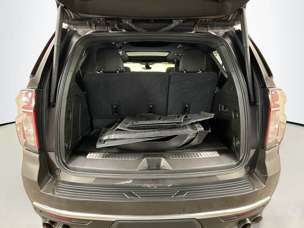 Used 2021 Gray Chevrolet High Country image 28