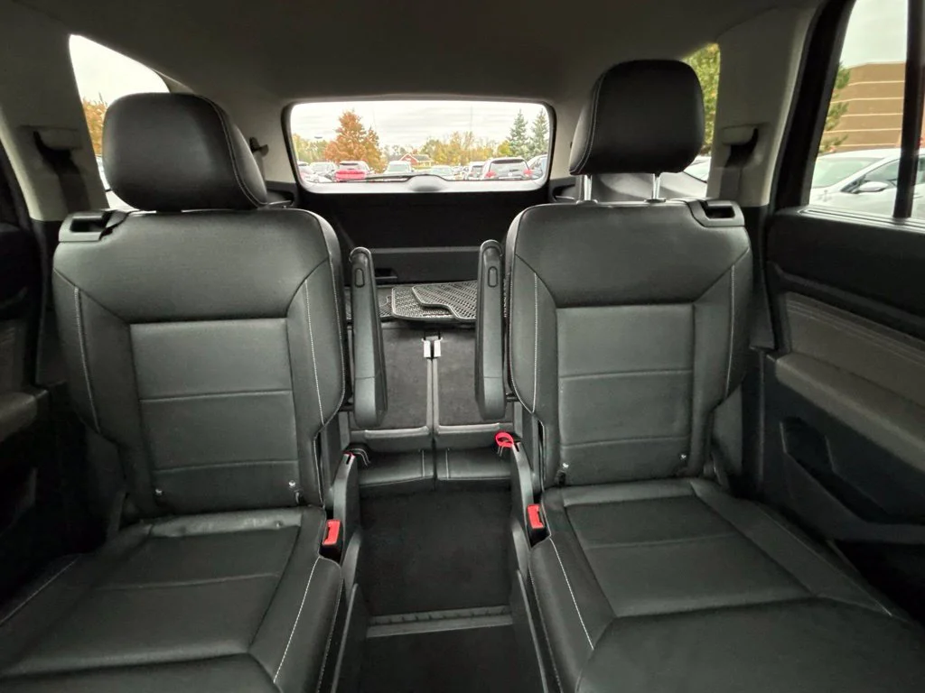 Used 2023  Volkswagen SEL image 32