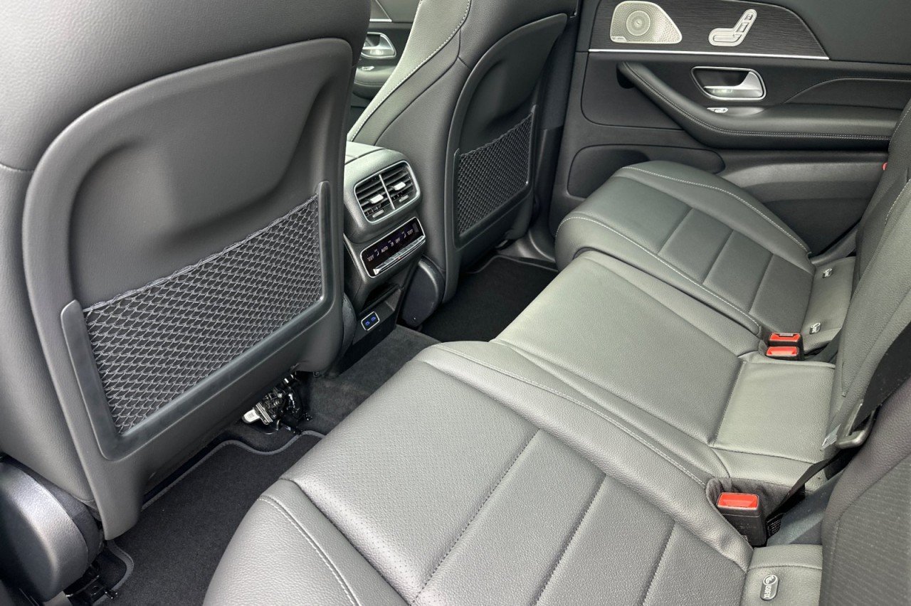 New 2026 MANUFAKTUR Alpine Grey Mercedes-Benz GLS 450 4MATIC® SUV image 11