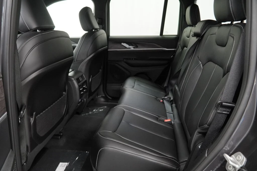 Used 2025 Gray Jeep Limited image 20