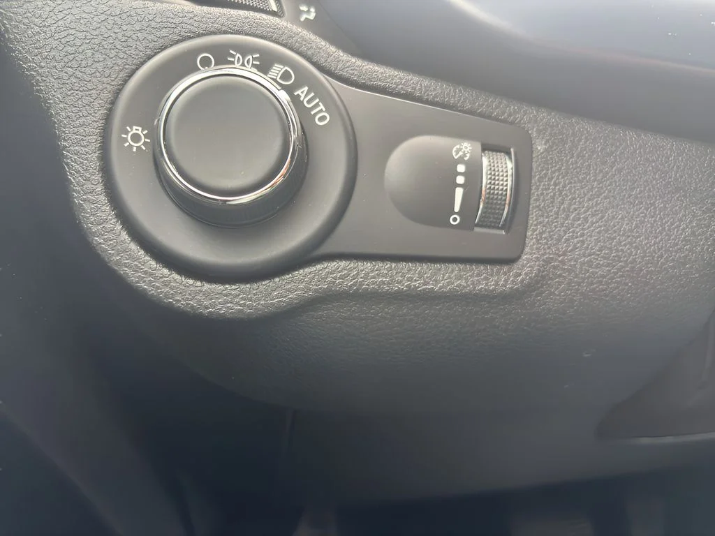 Used 2021 Italia Blue FIAT Pop image 13