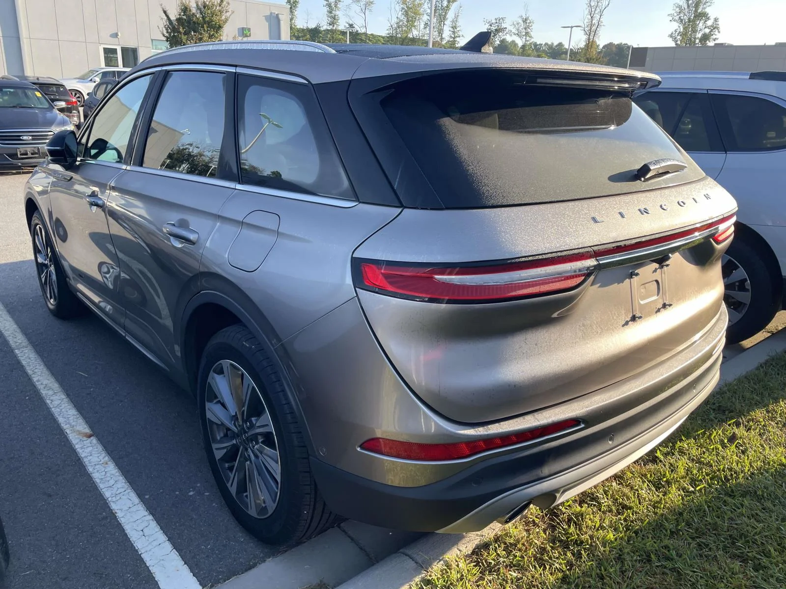 Used 2020 Iced Mocha Lincoln Reserve image 3