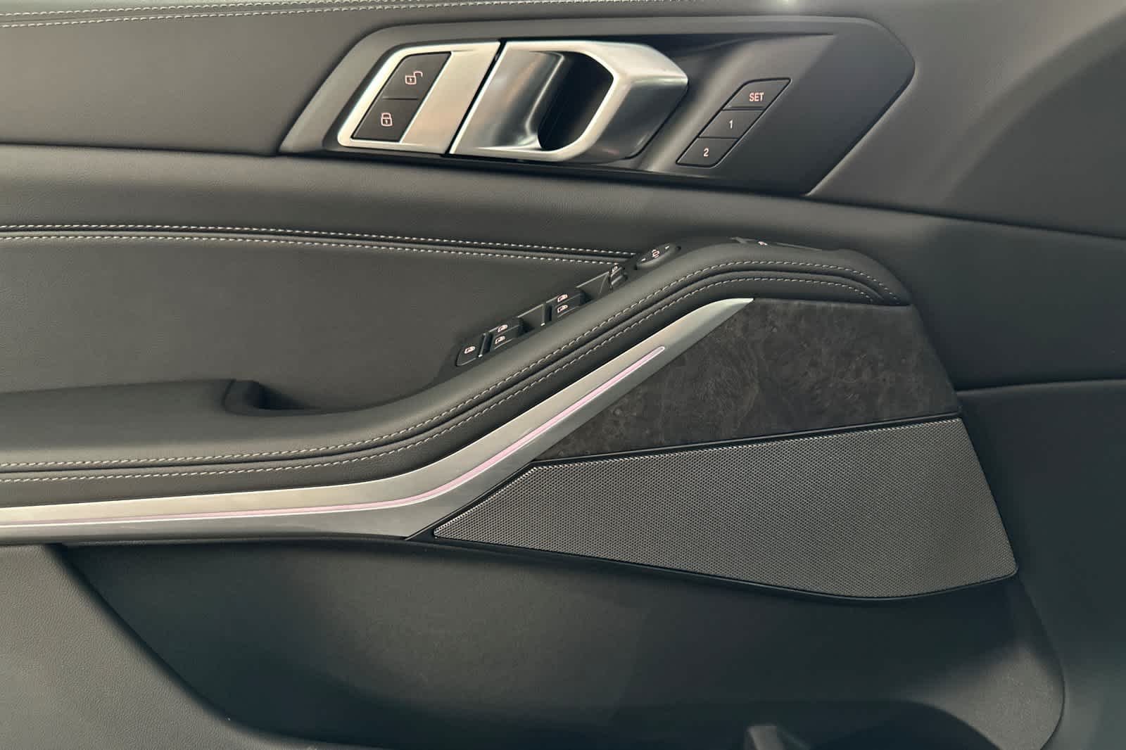 Used 2026 Skyscraper Grey Metallic BMW xDrive40i image 12