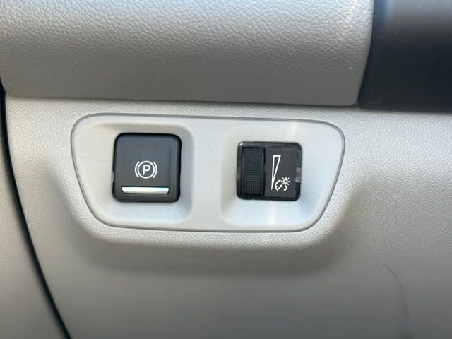Used 2019 Silver GMC SLE-2 image 18