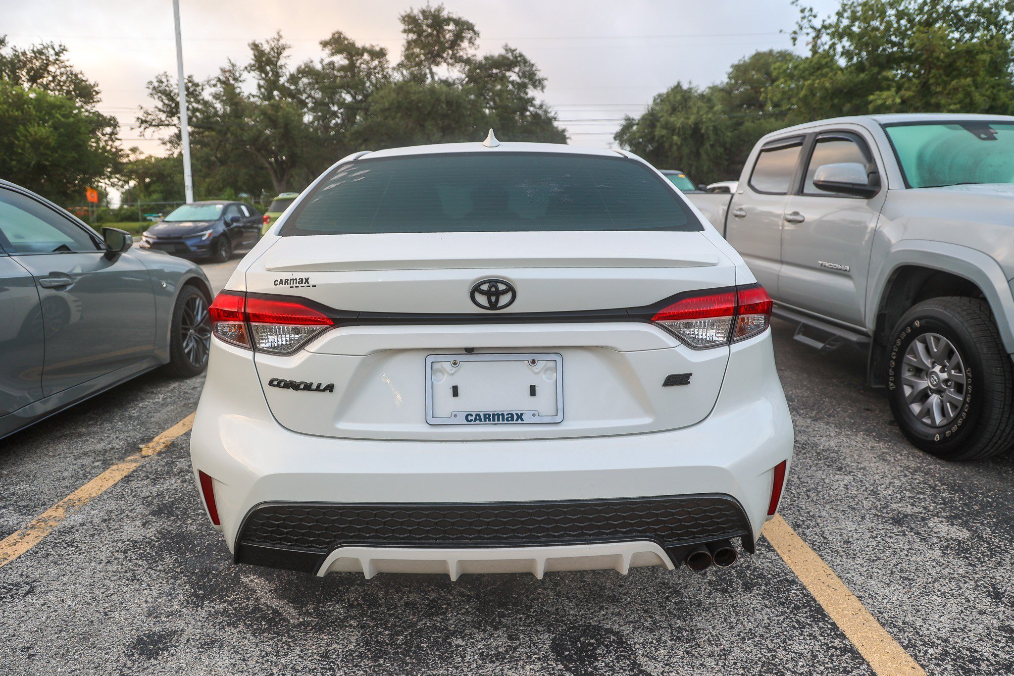 Used 2020 White Toyota SE image 8