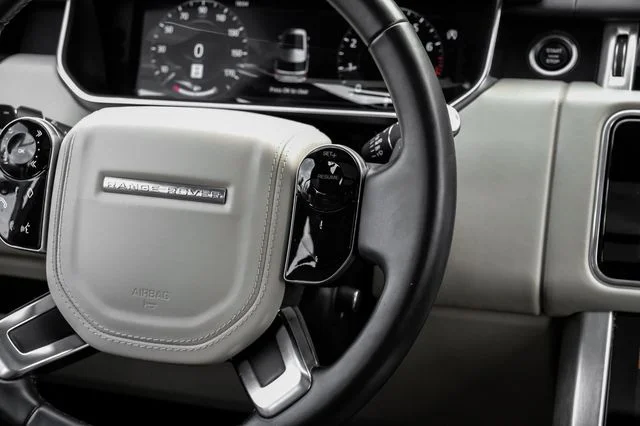 Used 2019 White Land Rover 5.0L V8 Supercharged image 24