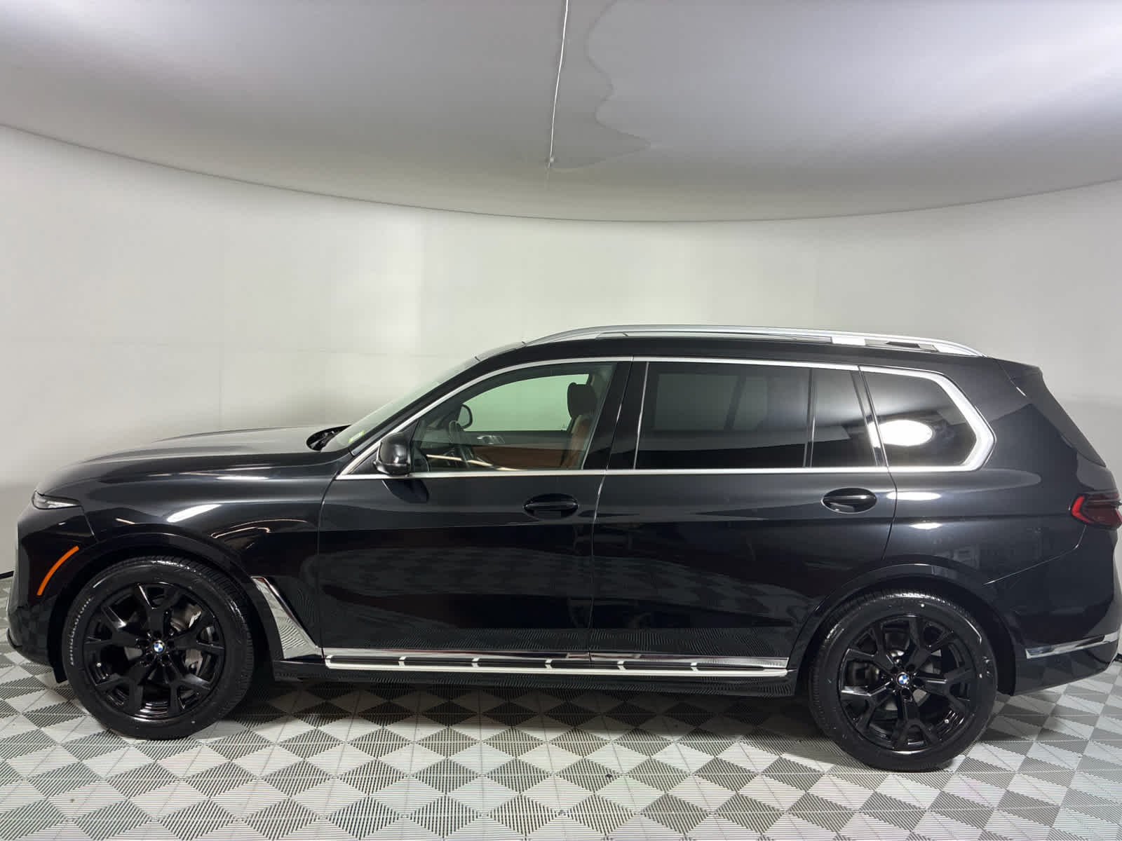 Certified Used 2024 Black Sapphire Metallic BMW xDrive40i image 2