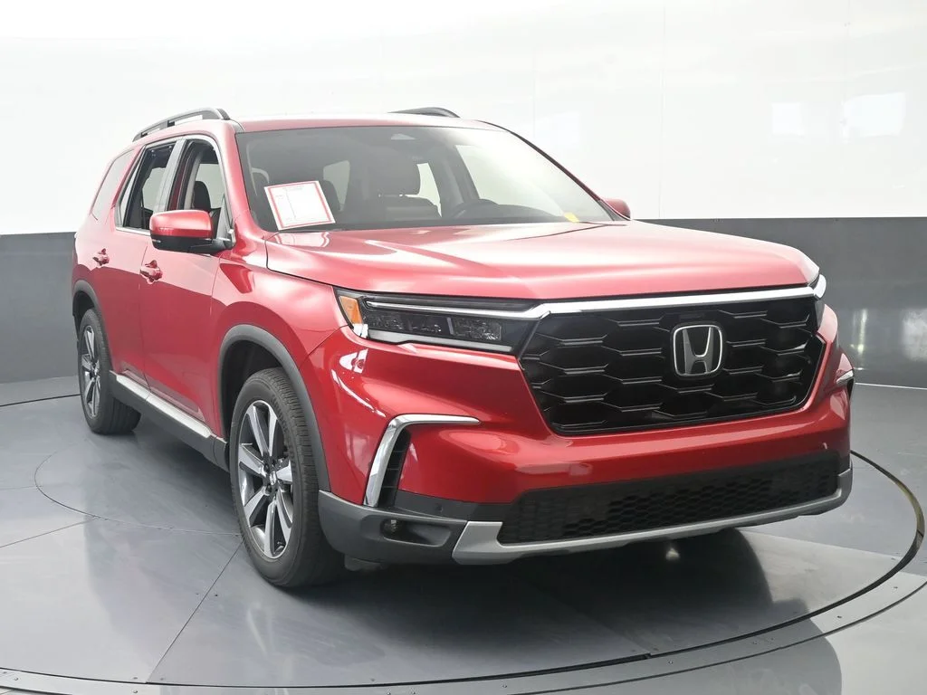 Used 2024 Radiant Red Metallic II Honda Touring image 8