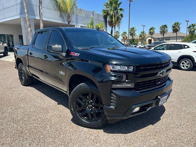 Used 2022 BLACK Chevrolet RST image 1