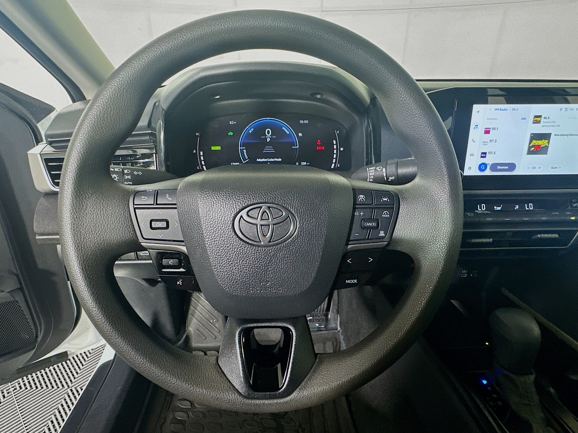 Certified Used 2025 Ice Toyota LE image 15