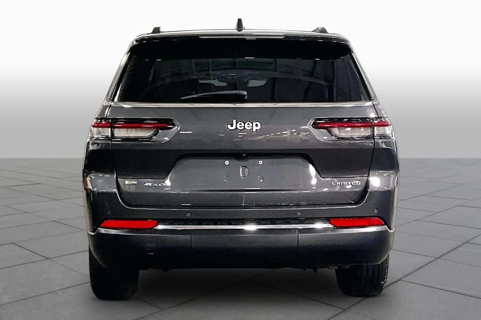 Used 2022 Baltic Gray Metallic Clearcoat Jeep Limited image 5