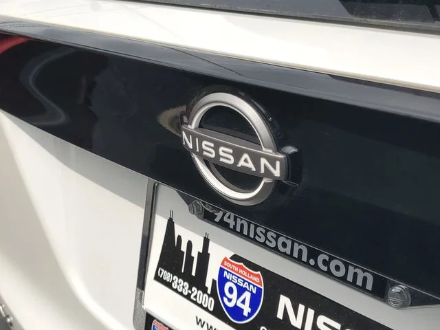 Used 2025 White Nissan SR image 5