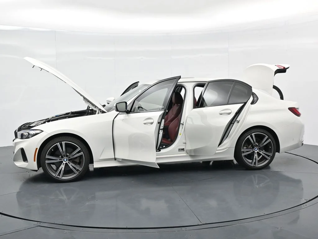 2023 BMW 3 Series 330i - Photo 21