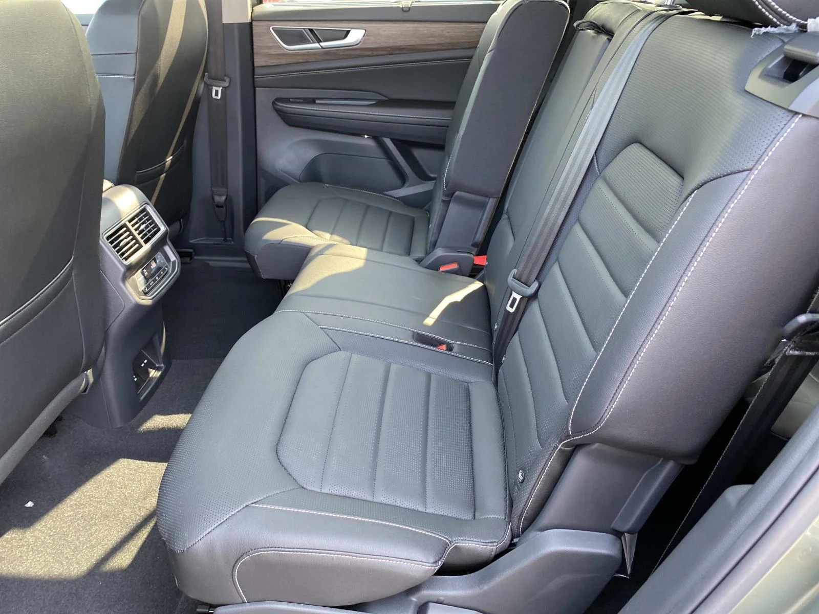 New 2026 Avocado Green Pearl Volkswagen 2.0T SEL 4MOTION image 8