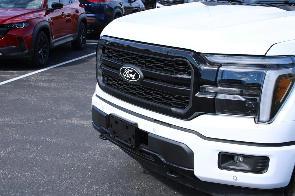 New 2026 Oxford White Ford Lariat® image 4